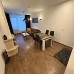 From Sunrise To Sunset At Oak Smolyan Lakes Apartment