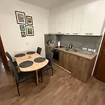 From Sunrise To Sunset At Oak Smolyan Lakes Apartment